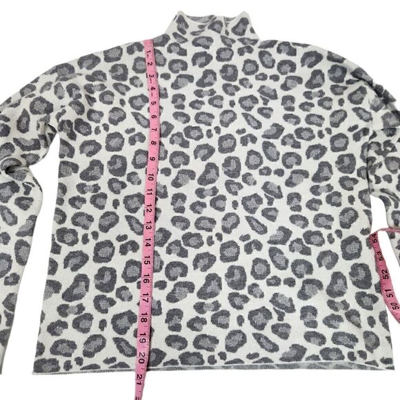 Tahari Snow Leopard Mock Neck Sweater - Picture 2 of 7